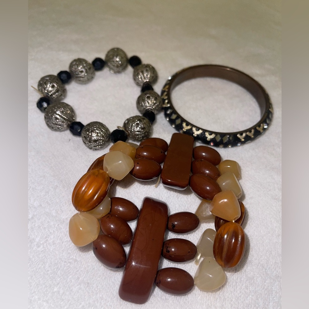 3 bracelets - Picture 2 of 2